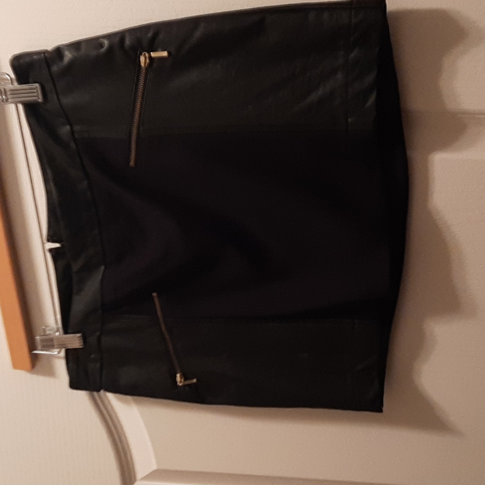 Black mini iPhone zipped pockets